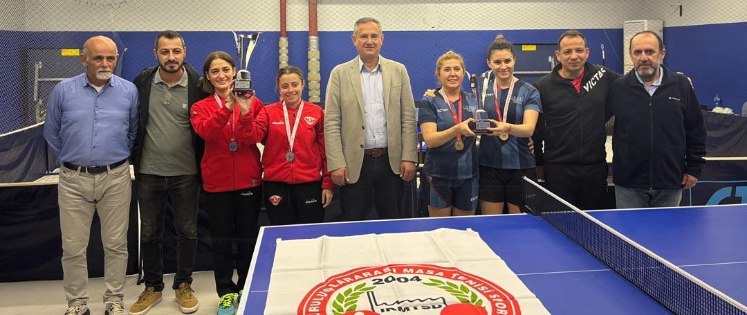 İstanbul Kuruluşlar Kadınlar Ligi Şampiyonu Güreli YMM takımı oldu.